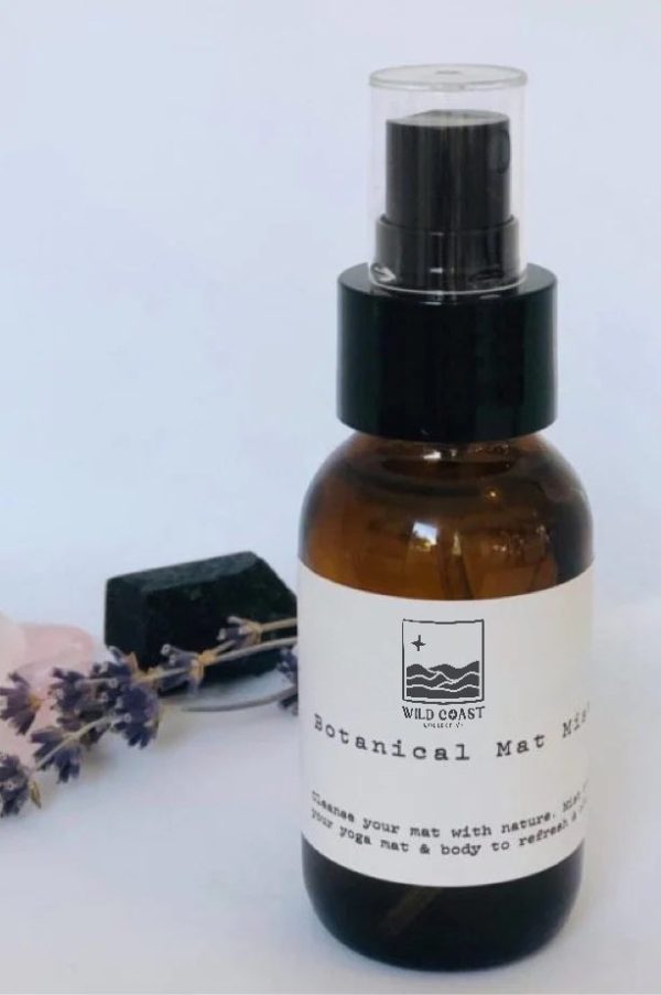 Refresh your yoga mat with our antibacterial Botanical Mat Mist. Featuring organic grapefruit and geranium oils, it cleanses naturally with a divine scent.